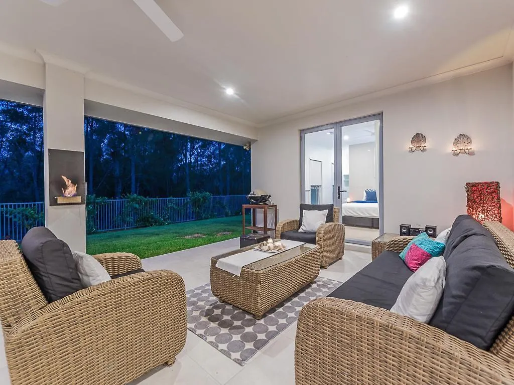 Serenity Retreat Noosa, Spacious Home With Solar Heated Pool Noosaville Ausztrália